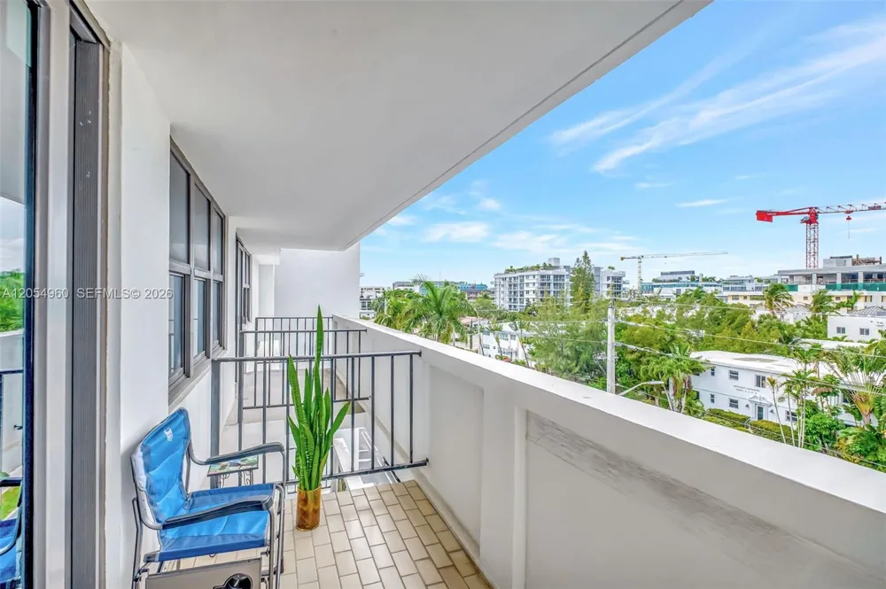 10101 E Bay Harbor Dr #502 Bay Harbor Islands, FL 33154