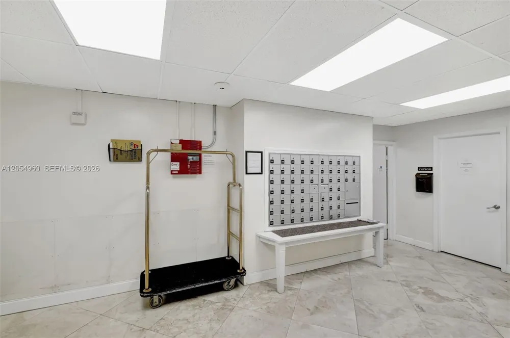 10101 E Bay Harbor Dr #502 Bay Harbor Islands, FL 33154