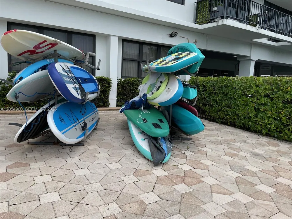 10101 E Bay Harbor Dr #502 Bay Harbor Islands, FL 33154