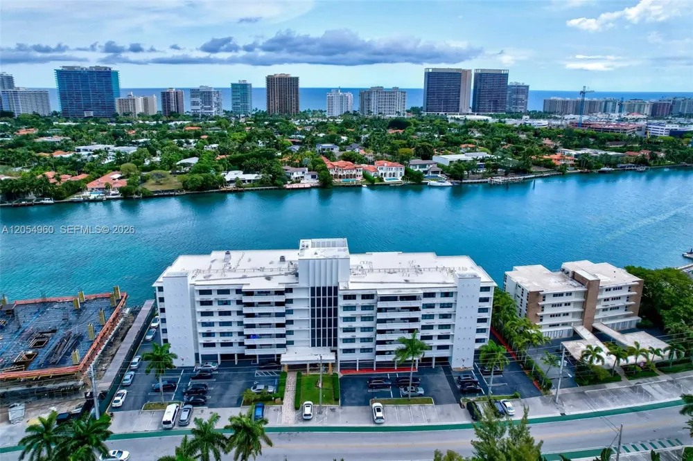 10101 E Bay Harbor Dr #502 Bay Harbor Islands, FL 33154