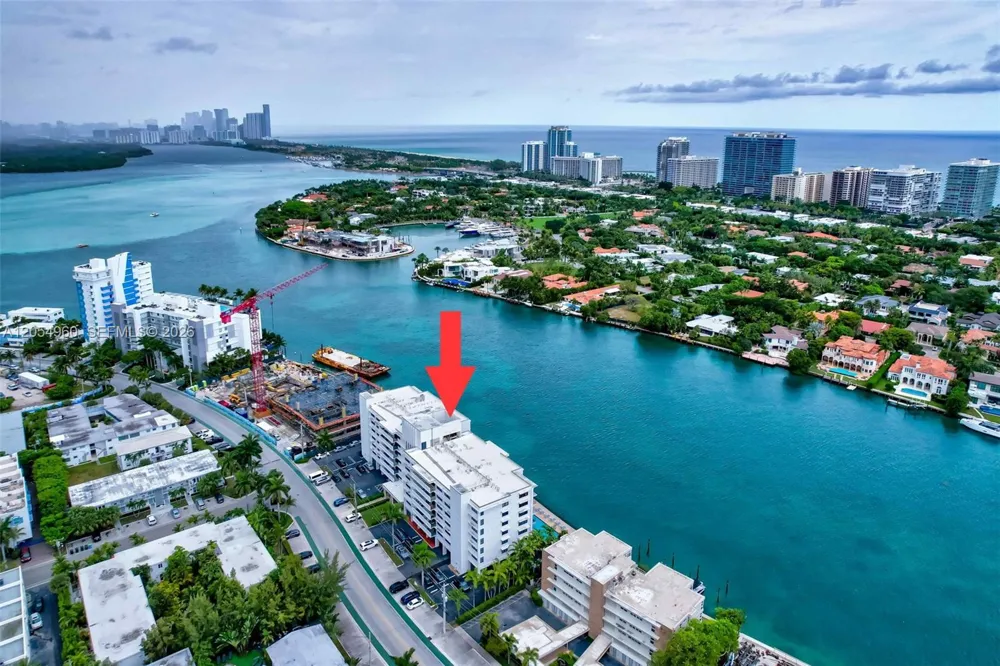 10101 E Bay Harbor Dr #502 Bay Harbor Islands, FL 33154