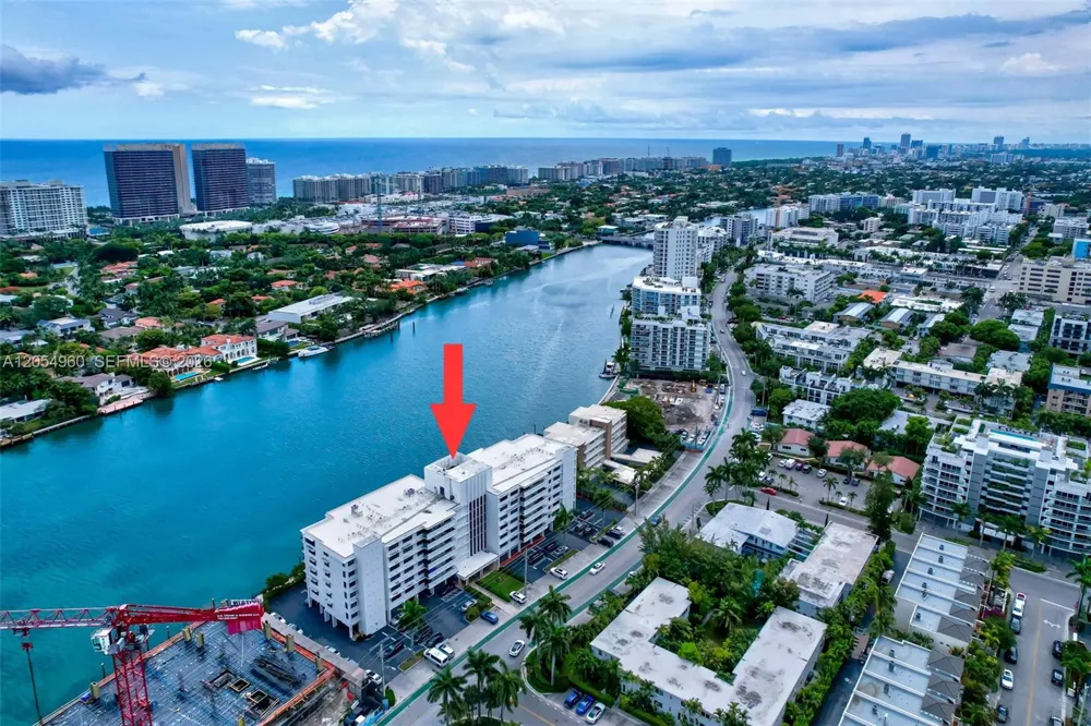 10101 E Bay Harbor Dr #502 Bay Harbor Islands, FL 33154