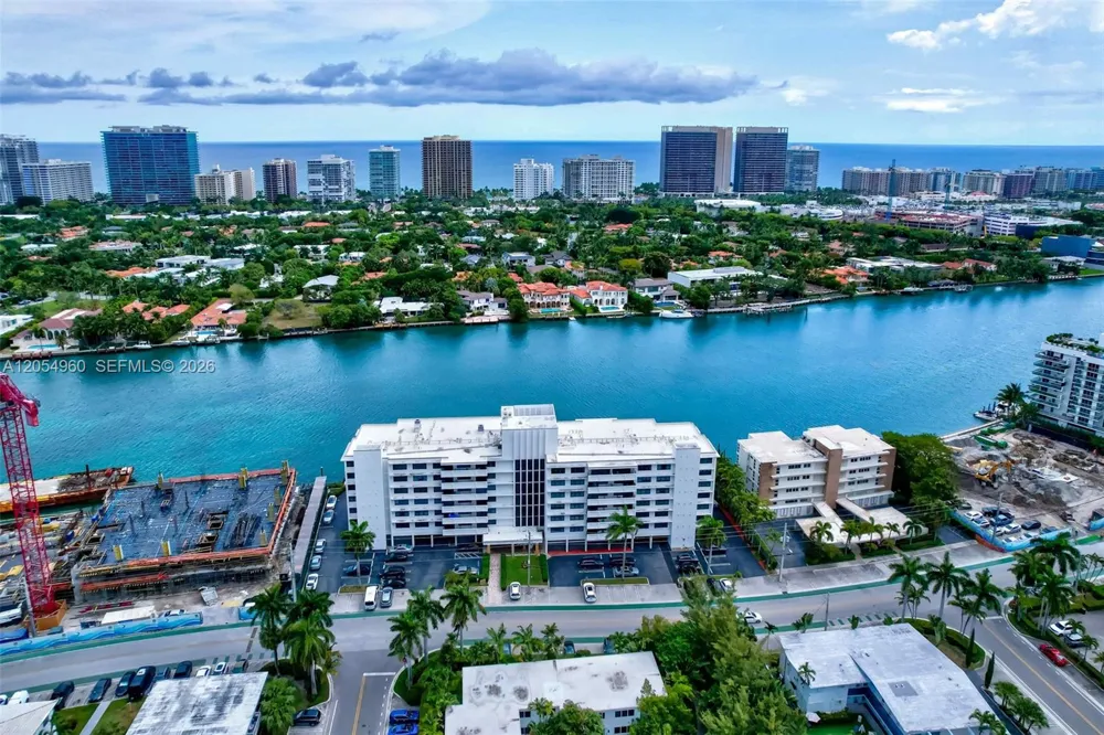 10101 E Bay Harbor Dr #502 Bay Harbor Islands, FL 33154