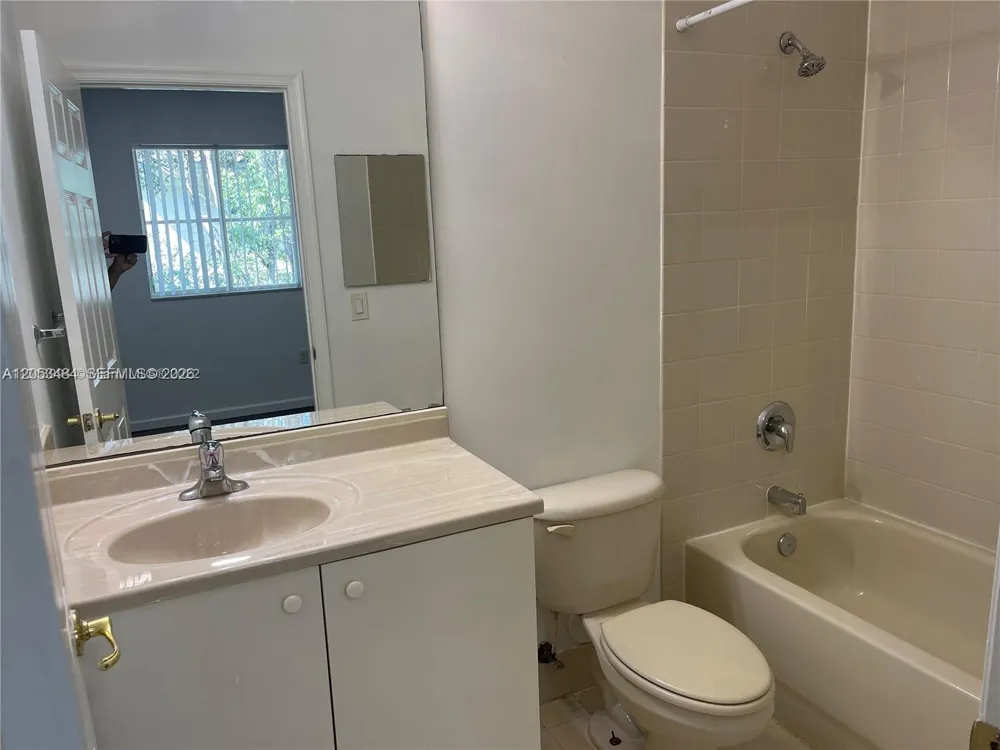 2833 SW 82nd Ave #104 Miramar, FL 33025