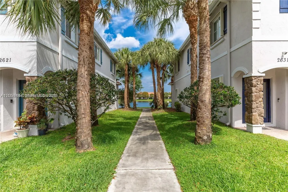2833 SW 82nd Ave #104 Miramar, FL 33025