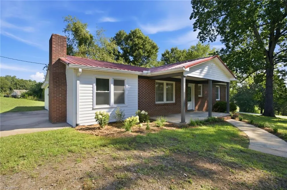 3123 Castle Avenue Hickory, NC 28601