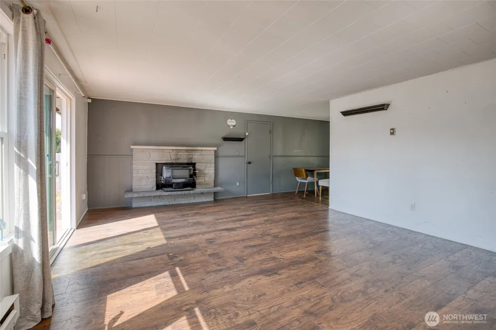 516 Sand Dune Avenue SW Ocean Shores, WA 98569