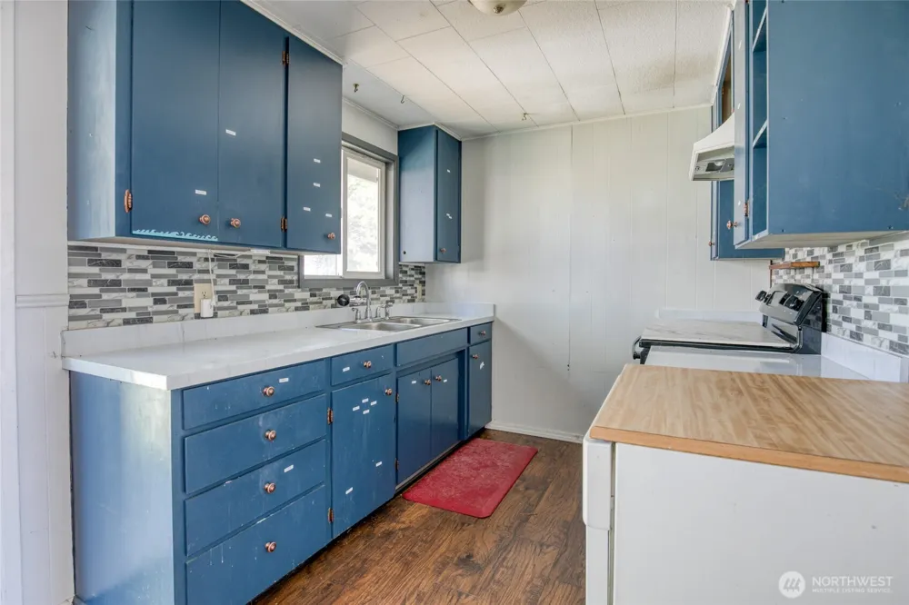 516 Sand Dune Avenue SW Ocean Shores, WA 98569