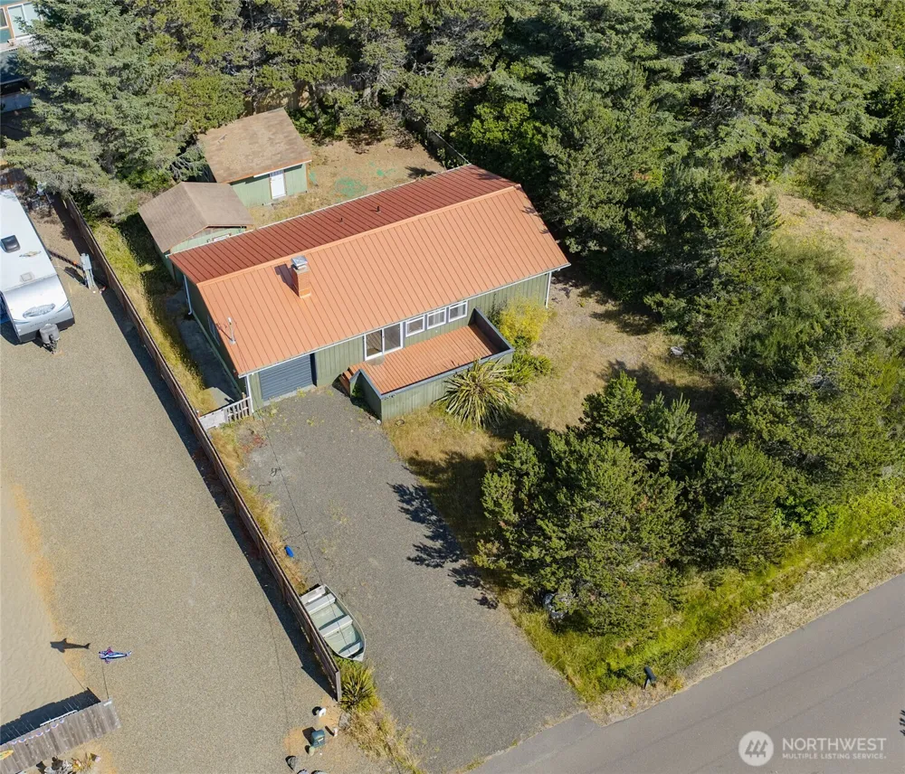 516 Sand Dune Avenue SW Ocean Shores, WA 98569