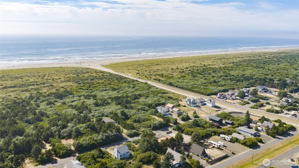 516 Sand Dune Avenue SW Ocean Shores, WA 98569