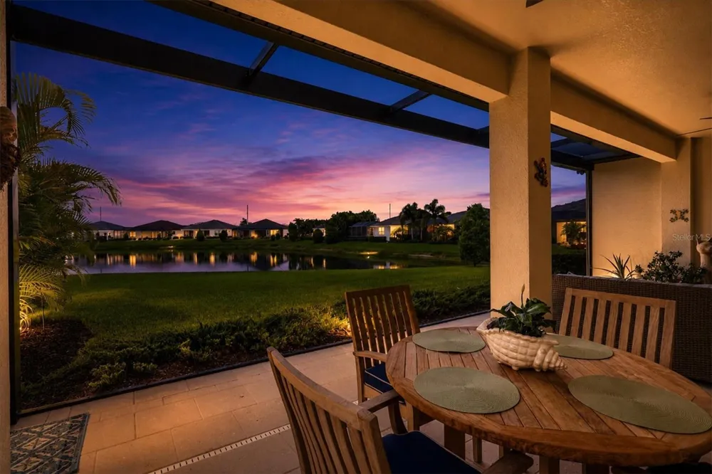 7712 SANDHILL LAKE DRIVE Sarasota, FL 34241