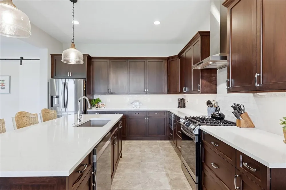7712 SANDHILL LAKE DRIVE Sarasota, FL 34241
