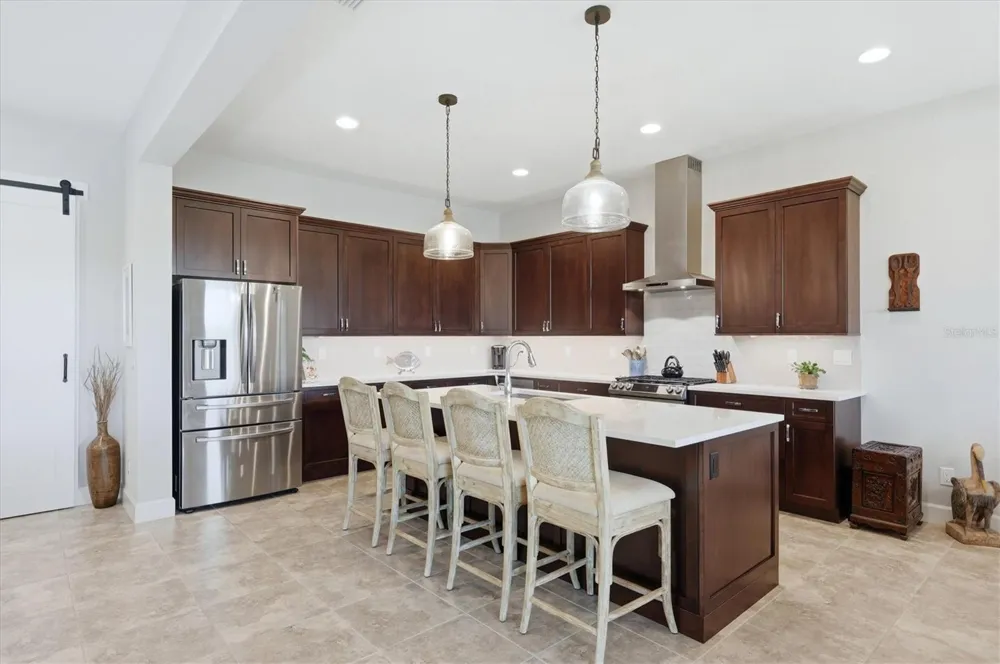 7712 SANDHILL LAKE DRIVE Sarasota, FL 34241