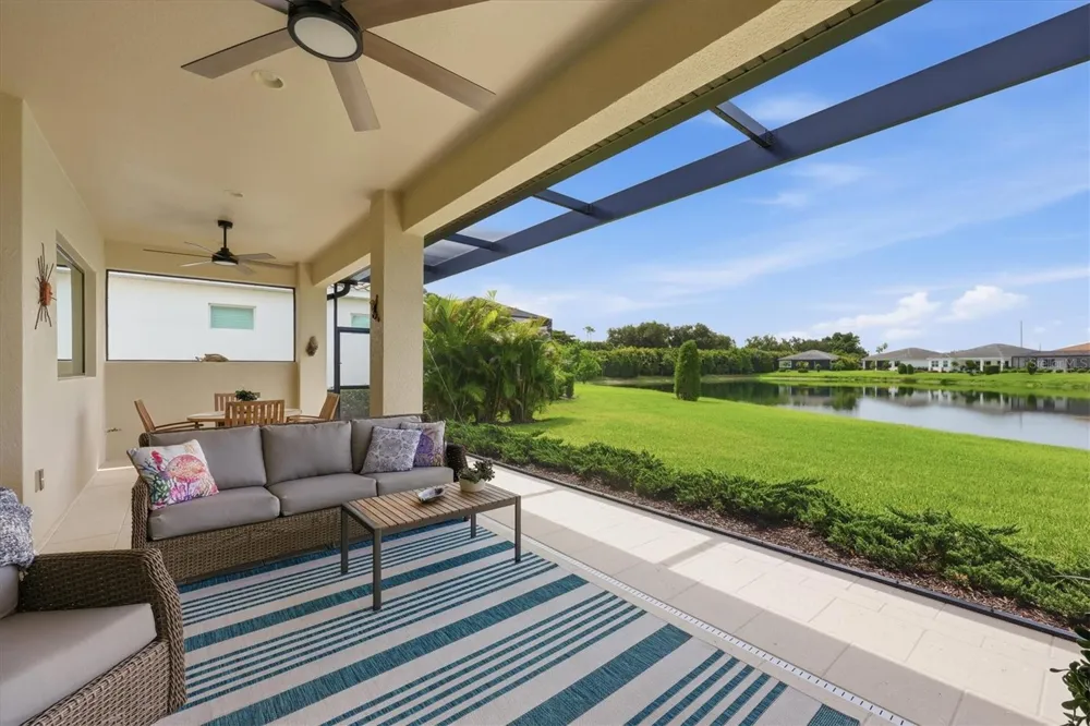 7712 SANDHILL LAKE DRIVE Sarasota, FL 34241