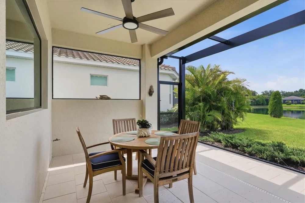 7712 SANDHILL LAKE DRIVE Sarasota, FL 34241