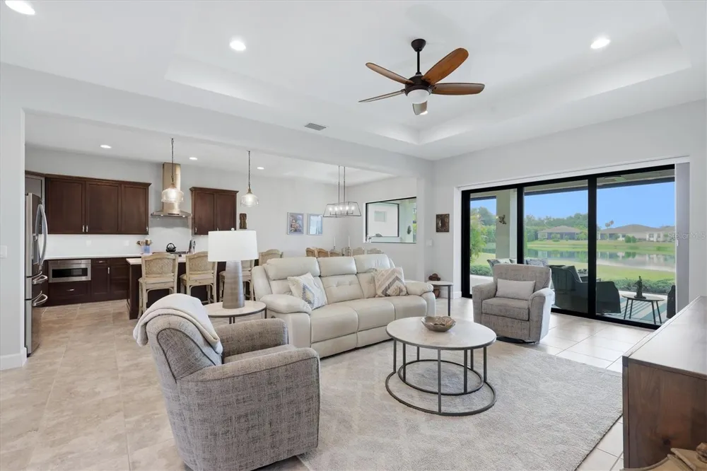 7712 SANDHILL LAKE DRIVE Sarasota, FL 34241