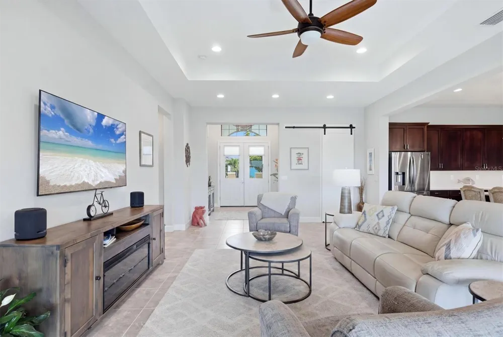 7712 SANDHILL LAKE DRIVE Sarasota, FL 34241