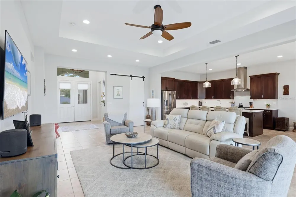 7712 SANDHILL LAKE DRIVE Sarasota, FL 34241