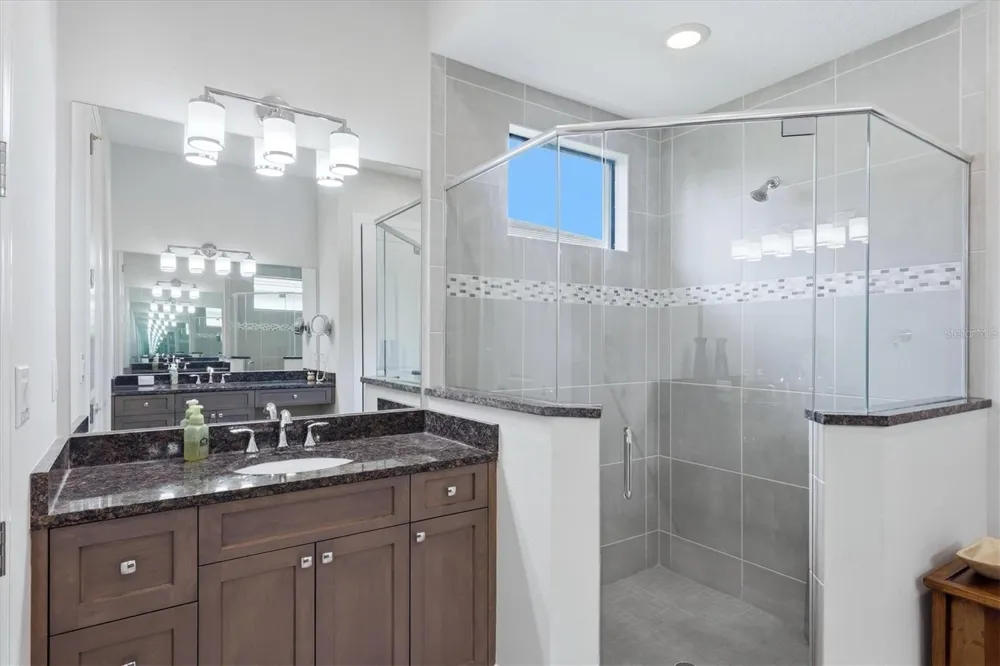 7712 SANDHILL LAKE DRIVE Sarasota, FL 34241