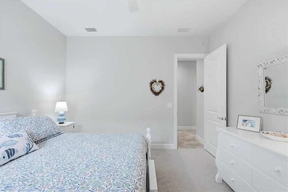 7712 SANDHILL LAKE DRIVE Sarasota, FL 34241