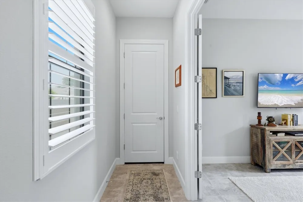 7712 SANDHILL LAKE DRIVE Sarasota, FL 34241