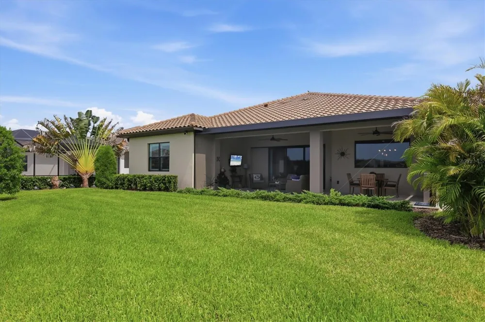 7712 SANDHILL LAKE DRIVE Sarasota, FL 34241