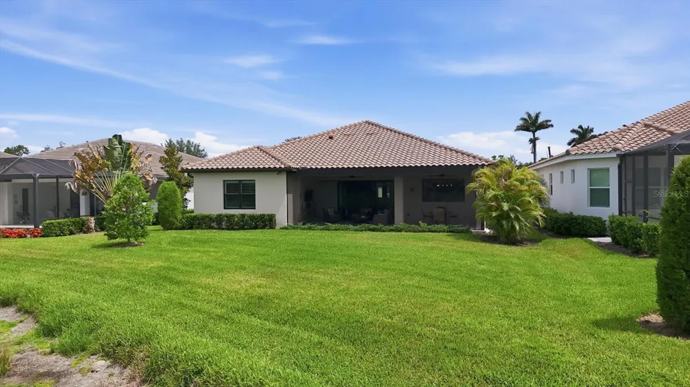 7712 SANDHILL LAKE DRIVE Sarasota, FL 34241