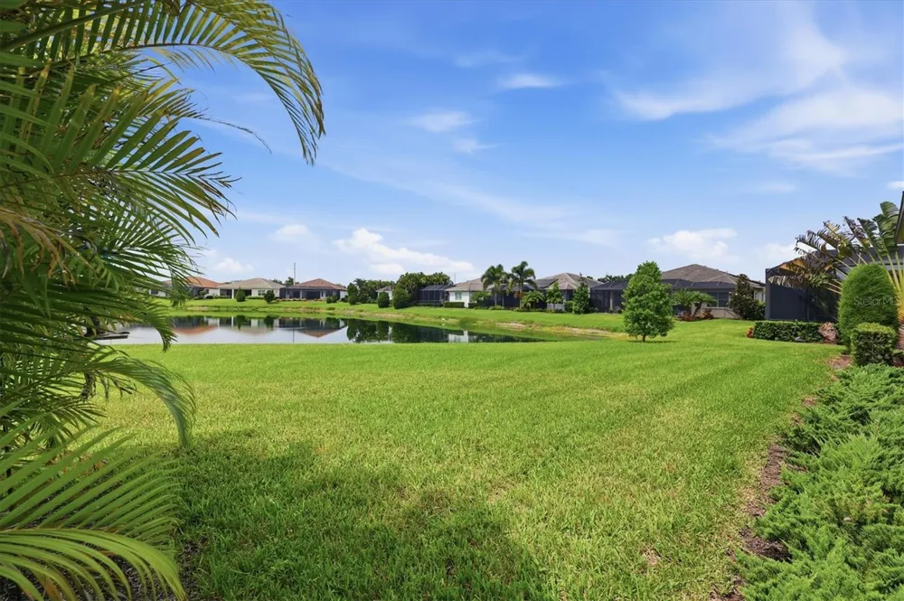 7712 SANDHILL LAKE DRIVE Sarasota, FL 34241