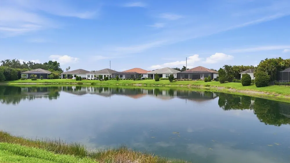 7712 SANDHILL LAKE DRIVE Sarasota, FL 34241