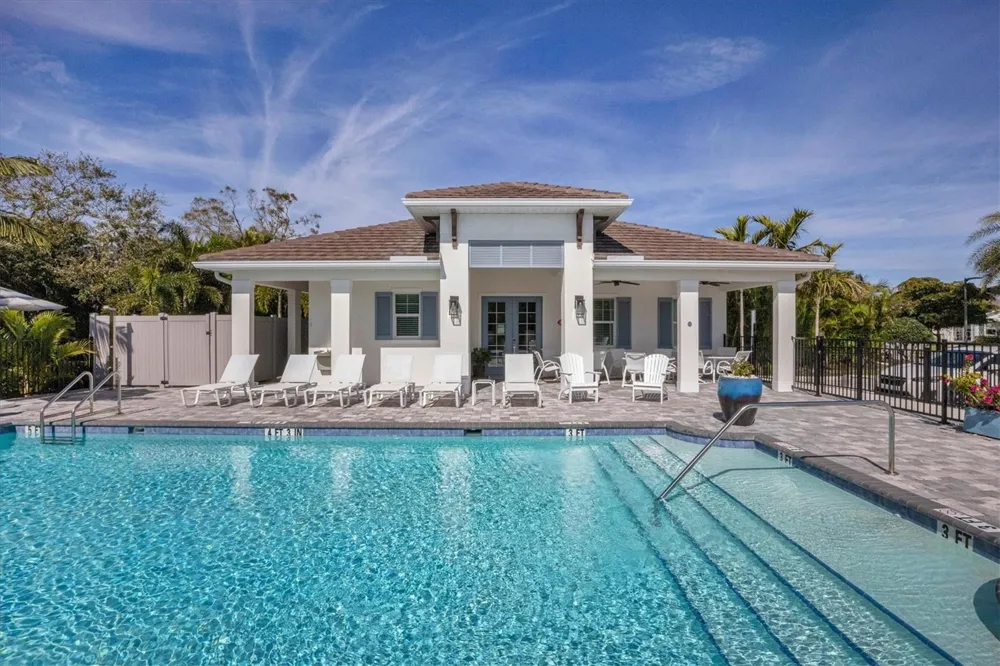7712 SANDHILL LAKE DRIVE Sarasota, FL 34241
