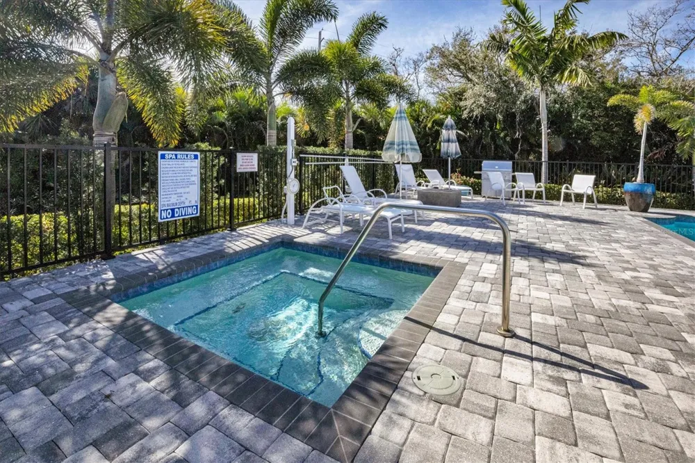 7712 SANDHILL LAKE DRIVE Sarasota, FL 34241
