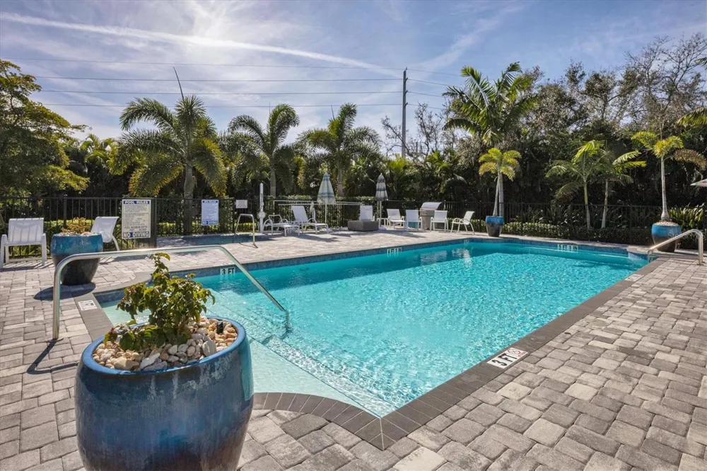 7712 SANDHILL LAKE DRIVE Sarasota, FL 34241