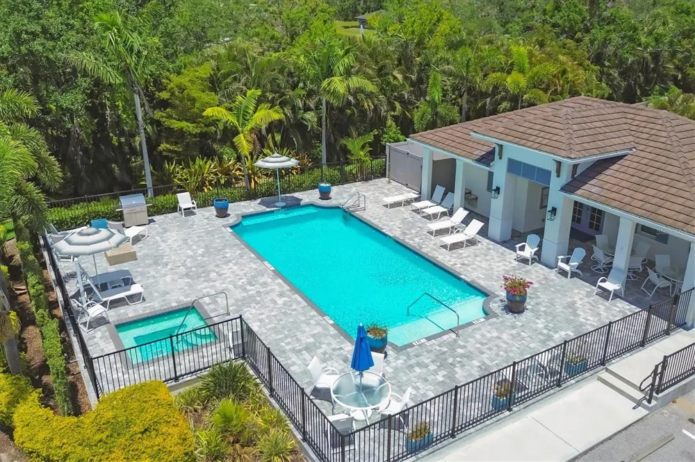 7712 SANDHILL LAKE DRIVE Sarasota, FL 34241