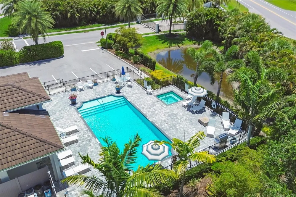7712 SANDHILL LAKE DRIVE Sarasota, FL 34241