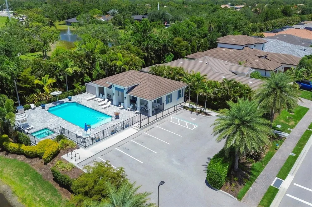 7712 SANDHILL LAKE DRIVE Sarasota, FL 34241