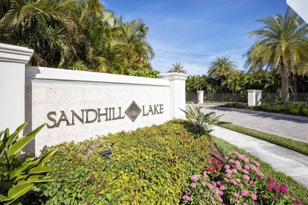 7712 SANDHILL LAKE DRIVE Sarasota, FL 34241