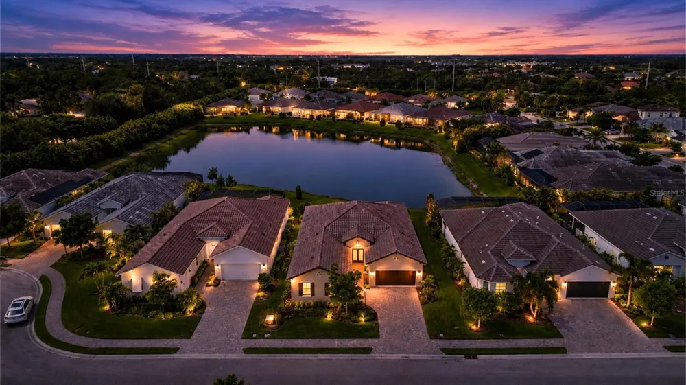 7712 SANDHILL LAKE DRIVE Sarasota, FL 34241