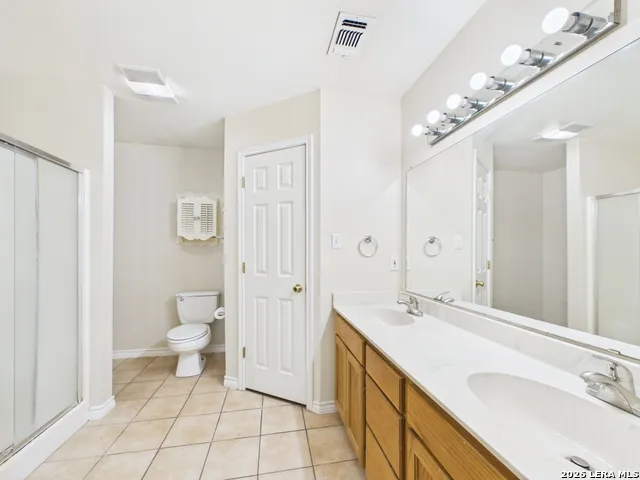 1125 IRIS CRESCENT DR Floresville, TX 78114