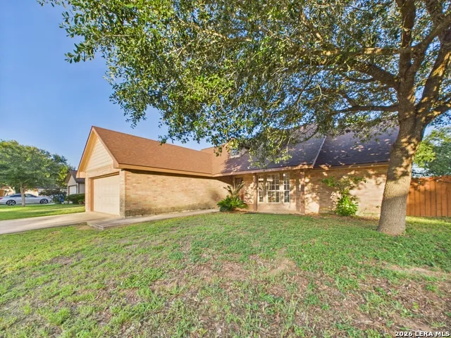 1125 IRIS CRESCENT DR Floresville, TX 78114