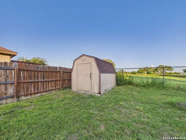 1125 IRIS CRESCENT DR Floresville, TX 78114