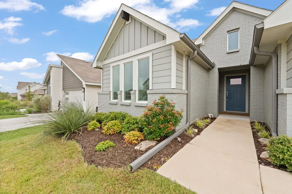 628 Turtle Creek Park Trail Alvarado, TX 76009