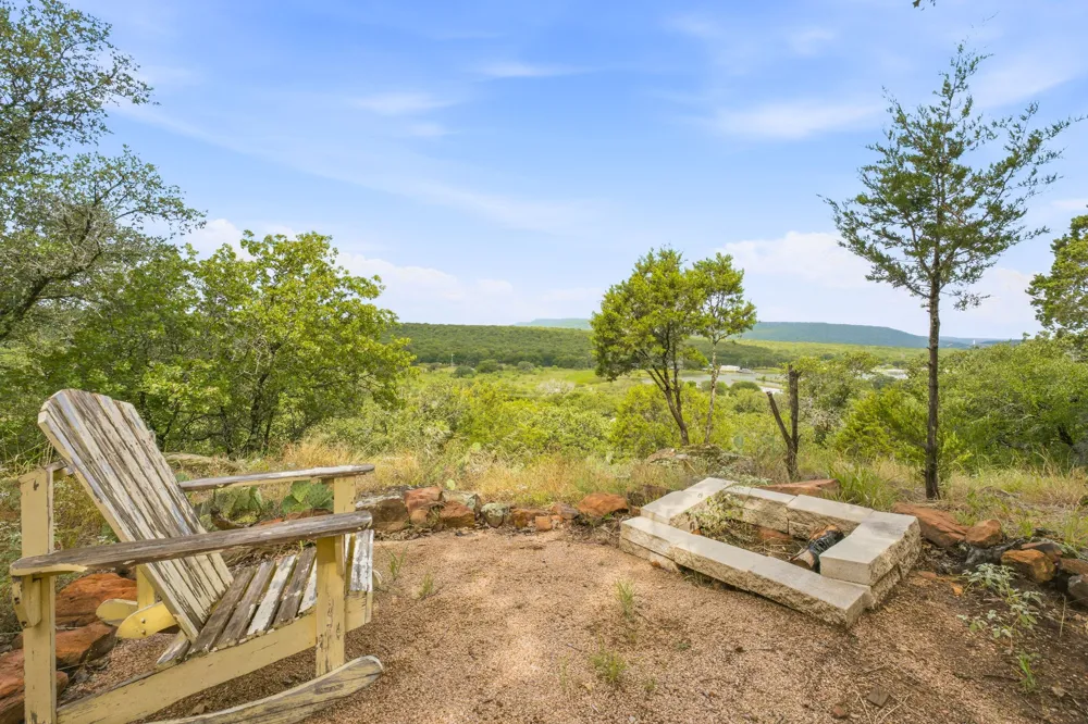 4195 S Lakeview Gordon, TX 76453