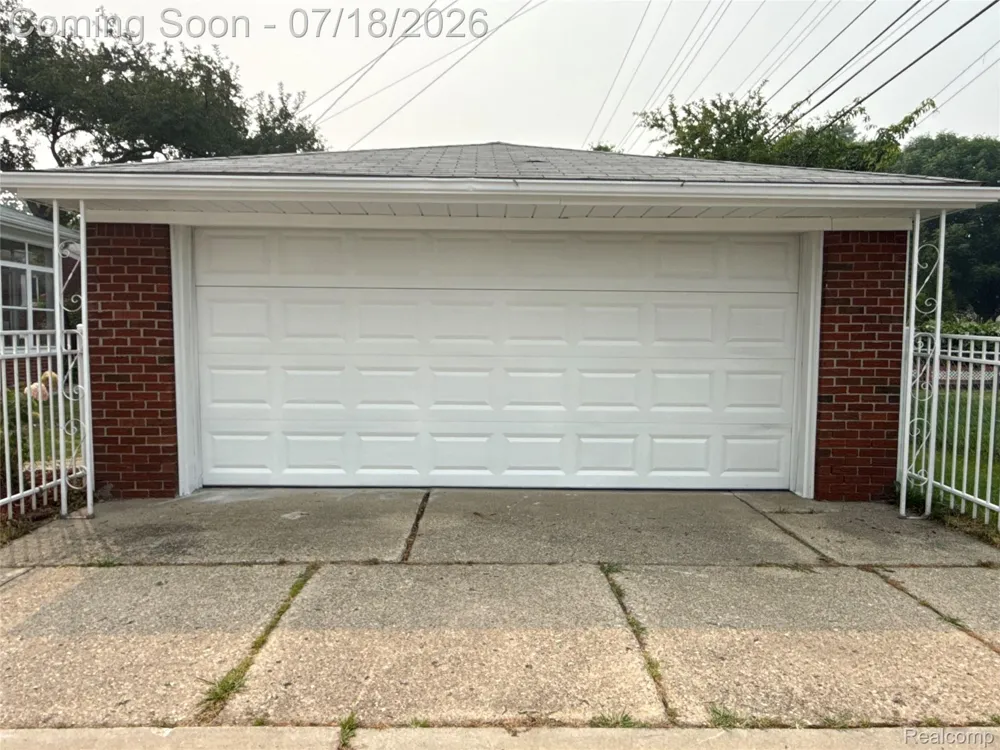 20017 California St Clair Shores City, MI 48080