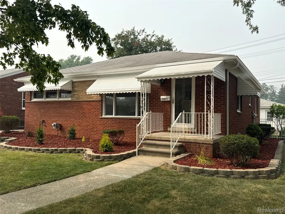 20017 California St Clair Shores City, MI 48080