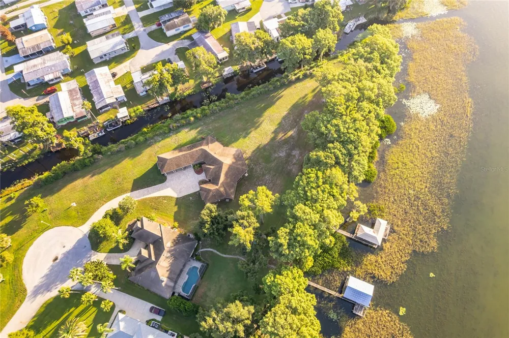 12131 EAGLES POINT COURT Grand Island, FL 32735
