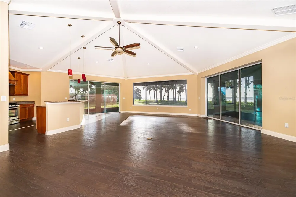 12131 EAGLES POINT COURT Grand Island, FL 32735