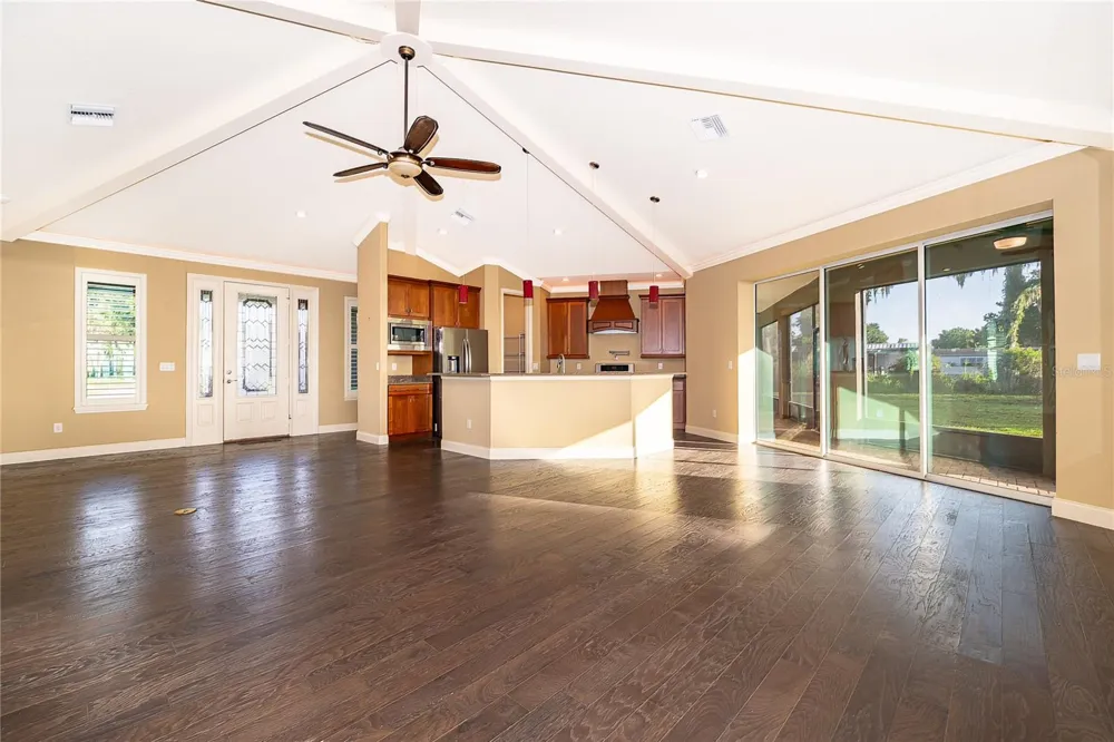 12131 EAGLES POINT COURT Grand Island, FL 32735