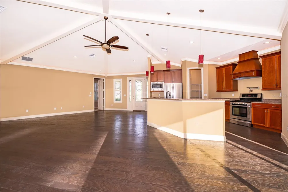 12131 EAGLES POINT COURT Grand Island, FL 32735