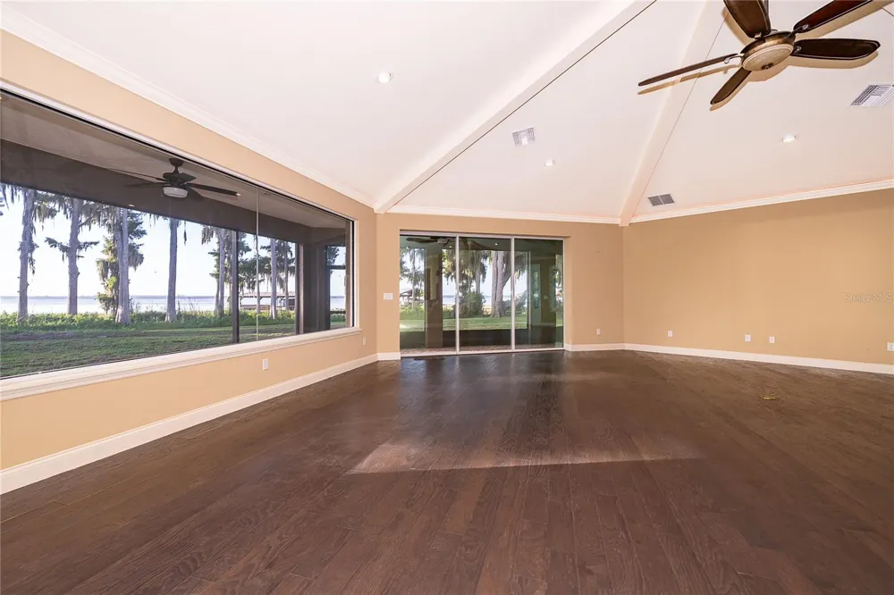 12131 EAGLES POINT COURT Grand Island, FL 32735