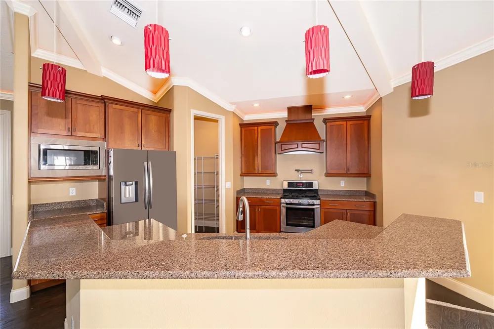 12131 EAGLES POINT COURT Grand Island, FL 32735